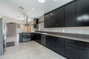 9026 N School Hill Dr, Tucson, AZ 85743 - Photo 15