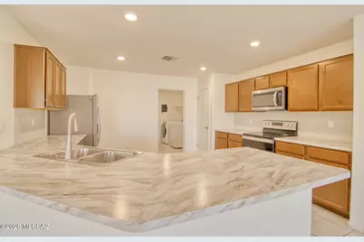 8811 E Stone Meadow Circle, Tucson, AZ 85730 - Photo 13