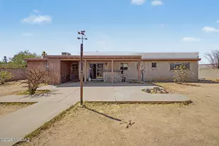 1402 N Placita Real, Green Valley, AZ 85614 - Photo 17