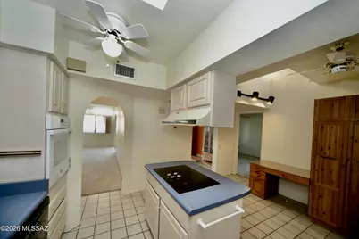 1021 W Camino Sagasta, Green Valley, AZ 85622 - Photo 13