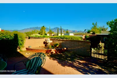 1021 W Camino Sagasta, Green Valley, AZ 85622 - Photo 1
