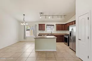 60948 E Cantle Ct, Tucson, AZ 85739 - Photo 13