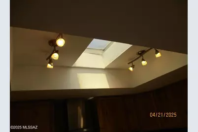 8712 E Terrace Place, Tucson, AZ 85710 - Photo 9