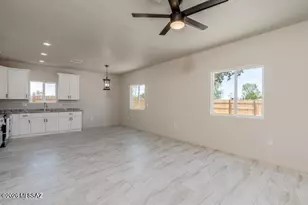 360 E Aircraft Rd, Tucson, AZ 85706 - Photo 7