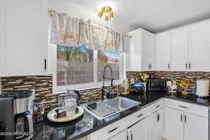 7085 W Amarante Dr, Tucson, AZ 85743 - Photo 17