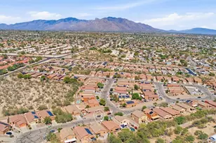 7901 N Chainfruit Cholla Dr, Tucson, AZ 85741 - Photo 25