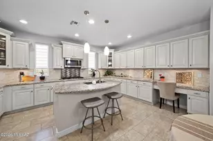 12081 N Golden Mirror Dr, Marana, AZ 85658 - Photo 23