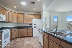 7647 S Galileo Ln, Tucson, AZ 85747 - Photo 11