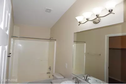 2201 S St Suzanne Drive, Tucson, AZ 85713 - Photo 27