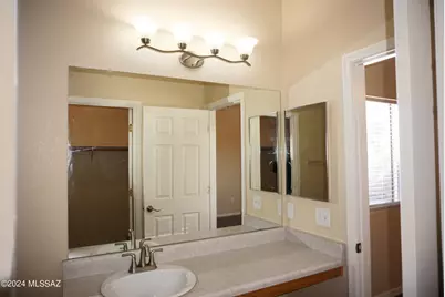 2201 S St Suzanne Drive, Tucson, AZ 85713 - Photo 31