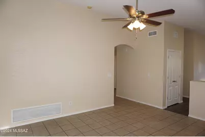 2201 S St Suzanne Drive, Tucson, AZ 85713 - Photo 5