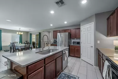 7525 E Kinnison Wash Loop, Tucson, AZ 85730 - Photo 5