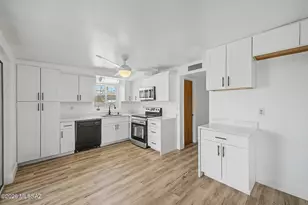 8109 E 3rd St, Tucson, AZ 85710 - Photo 9