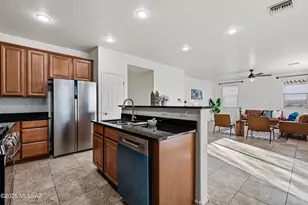 7556 S Evening Wind Dr, Tucson, AZ 85757 - Photo 13