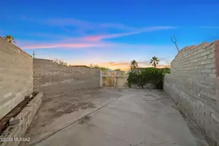 2540 S Marianne Pl, Tucson, AZ 85748 - Photo 31