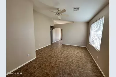 8820 N Mesquite Bluffs Place, Tucson, AZ 85742 - Photo 5