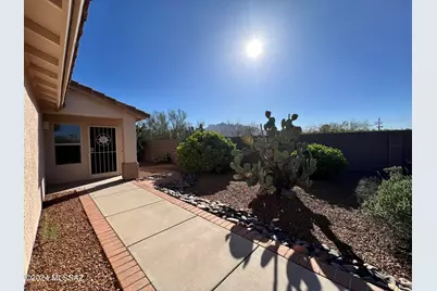8820 N Mesquite Bluffs Place, Tucson, AZ 85742 - Photo 3