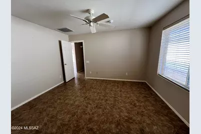 8820 N Mesquite Bluffs Place, Tucson, AZ 85742 - Photo 11