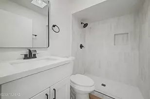 265 N Camino del Vate, Green Valley, AZ 85614 - Photo 11