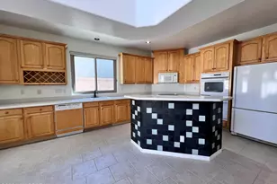 7449 E Ridge Point Rd, Tucson, AZ 85750 - Photo 9