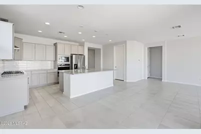 8000 S Expedition Drive, Tucson, AZ 85747 - Photo 9