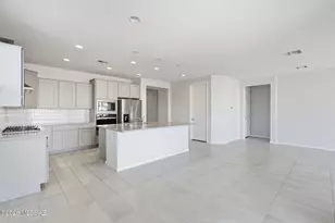 8000 S Expedition Dr, Tucson, AZ 85747 - Photo 9