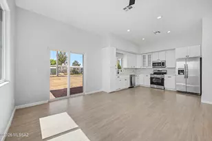 7002 E Calle Osito, Tucson, AZ 85710 - Photo 11