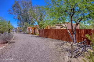 1037 E Blacklidge Dr, Tucson, AZ 85719 - Photo 3