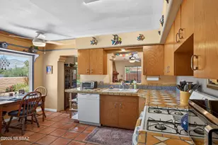 1037 E Blacklidge Dr, Tucson, AZ 85719 - Photo 9