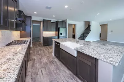 11846 N Silver Village Place, Oro Valley, AZ 85737 - Photo 9