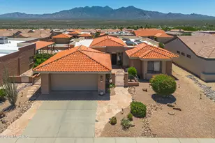 4877 S Meadow Ridge Dr, Green Valley, AZ 85622 - Photo 3