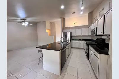 8679 N Ahwatukee Way, Tucson, AZ 85743 - Photo 3
