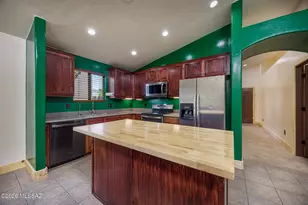 8182 S Camino SERPE, Tucson, AZ 85747 - Photo 7