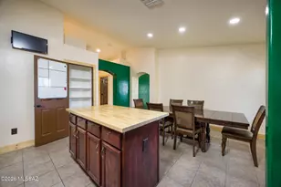 8182 S Camino SERPE, Tucson, AZ 85747 - Photo 11