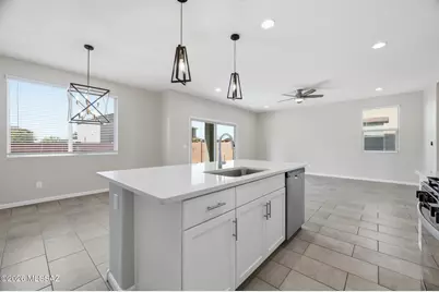 11926 W Charismatic Drive, Marana, AZ 85653 - Photo 17