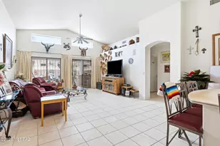 10238 E Watson Dr, Tucson, AZ 85730 - Photo 9