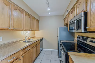 6335 N Barcelona Lane #723, Tucson, AZ 85704 - Photo 9