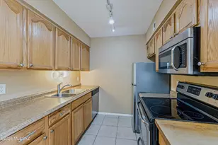 6335 N Barcelona Ln, Tucson, AZ 85704 - Photo 9