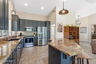 2283 E Desert Squirrel Ct, Green Valley, AZ 85614 - Photo 17