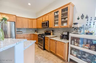 7554 W Higgins Feather Ct, Tucson, AZ 85743 - Photo 9