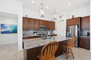 558 N Sonoma Vista Dr, Green Valley, AZ 85614 - Photo 3