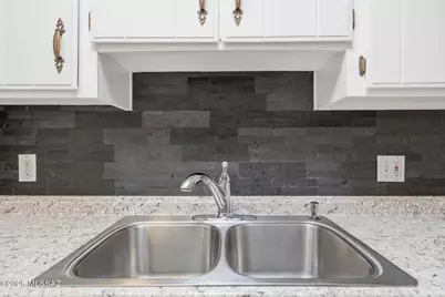 6625 E Golf Links Road #APT 13, Tucson, AZ 85730 - Photo 13