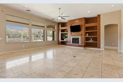 13924 N Dog Leg Lane, Marana, AZ 85658 - Photo 9