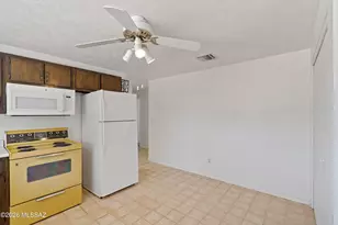 5212 N Whispering Hills Ln, Tucson, AZ 85704 - Photo 21