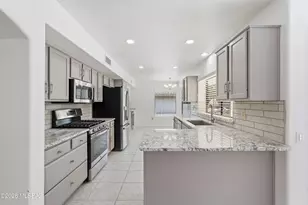 14311 N Choctaw Dr, Oro Valley, AZ 85755 - Photo 9