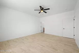 1318 E Suncrest Dr, Tucson, AZ 85756 - Photo 15