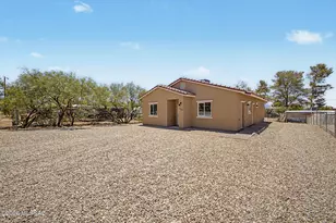 1318 E Suncrest Dr, Tucson, AZ 85756 - Photo 3