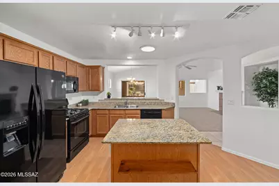 1755 N VÃ­a Cananea, Green Valley, AZ 85614 - Photo 13