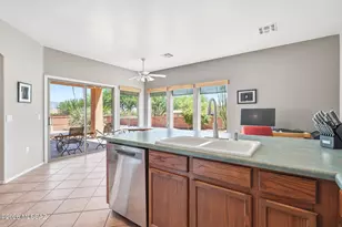 2025 W Amblemorn Dr, Green Valley, AZ 85622 - Photo 9