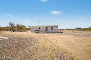 9240 S Honeysuckle Farm Trail, Tucson, AZ 85735 - Photo 27